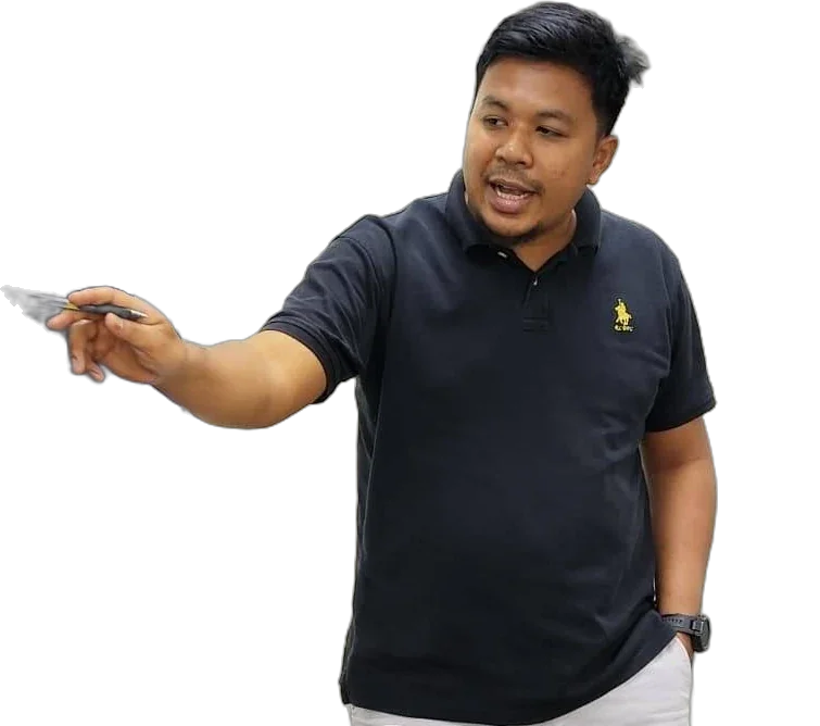 Izzat Azizi, founder of Reruai Digital Solution, teaching at a workshop